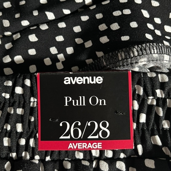 AVENUE Super Stretch Abstract Polka Dot Black White Pull On Ankle Pants 26 28 - Picture 7 of 8